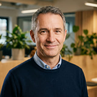 Photo de profil de James Mitchell, indiqué comme directeur général chez Lune Rendo